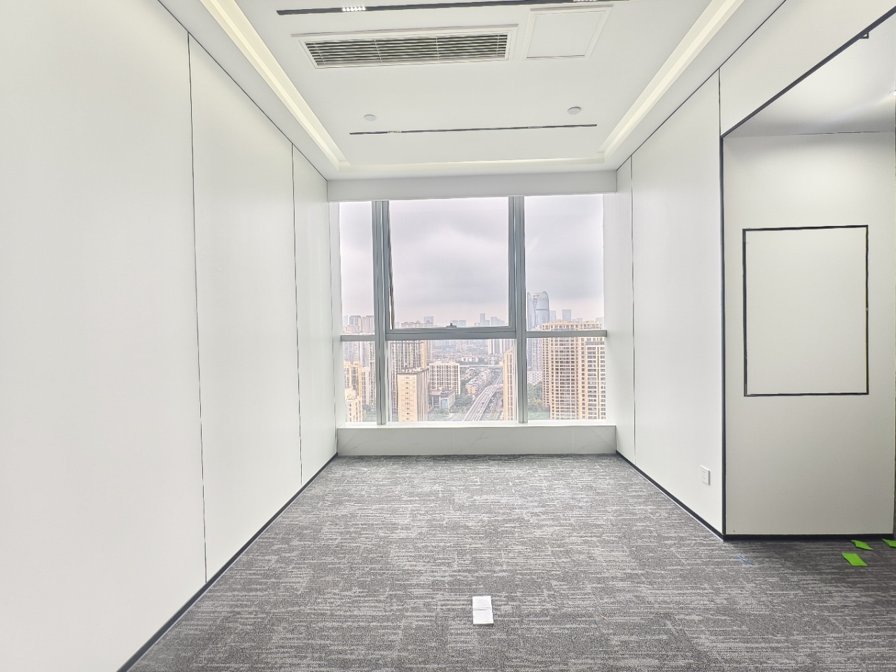 东郊记忆核心商圈 甲级写字楼 188㎡ 4隔间16工位 落地窗 高区视野巴适 整层打造 成华万科大厦办公室出租