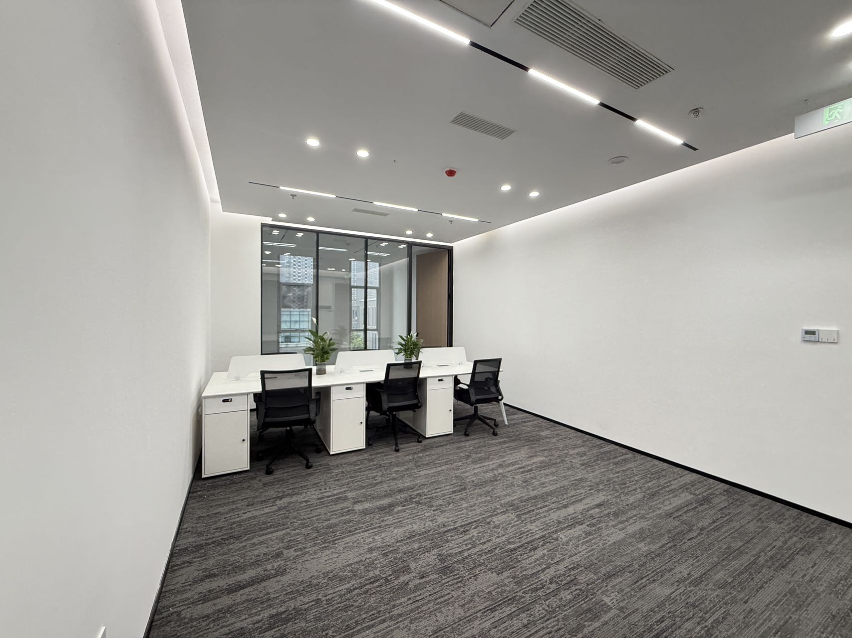 天府五街24小时园区办公 创业小户型按套出租含物业费 1隔间12工位 带家具 拎包入住 近地铁 天府软件园办公室出租