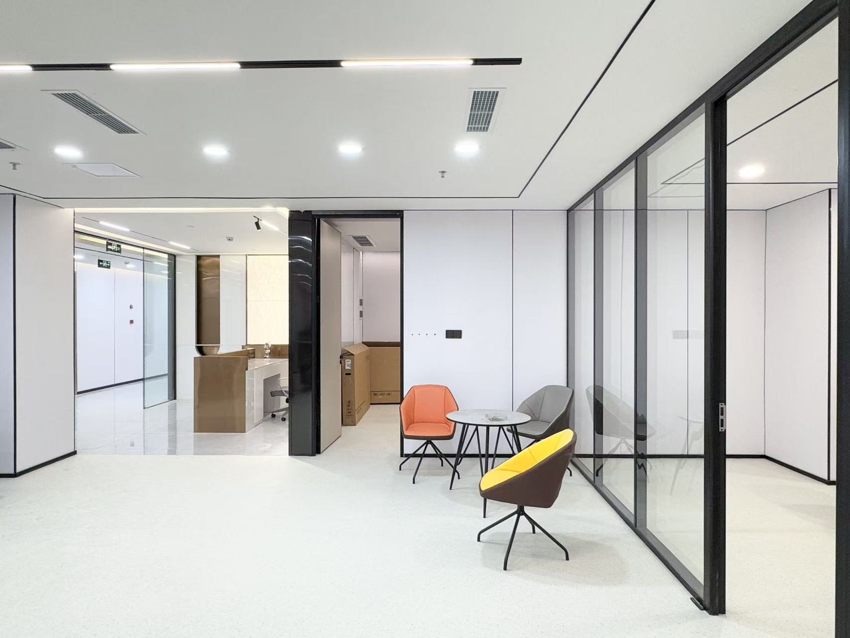 6号线金石路 三色路紧邻高新区金融城3期 552平方 8隔间60工位 双面采光 含物业费 中鼎国际办公室出租