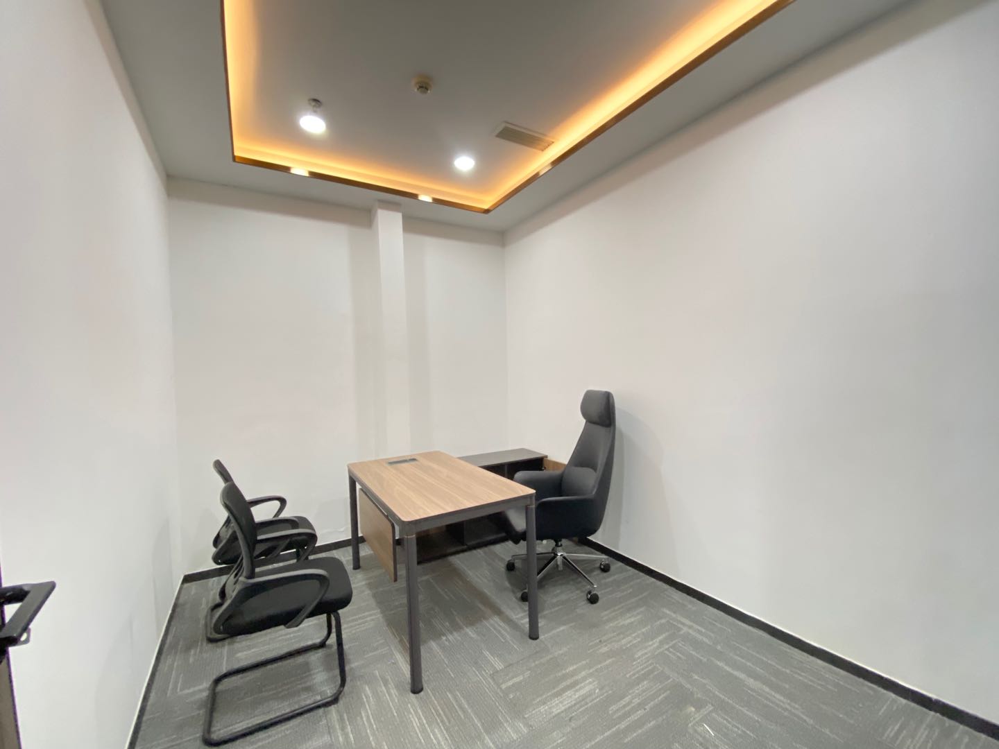 武侯区视觉科技广场大平层办公室 530平精装修带家具可随时入住