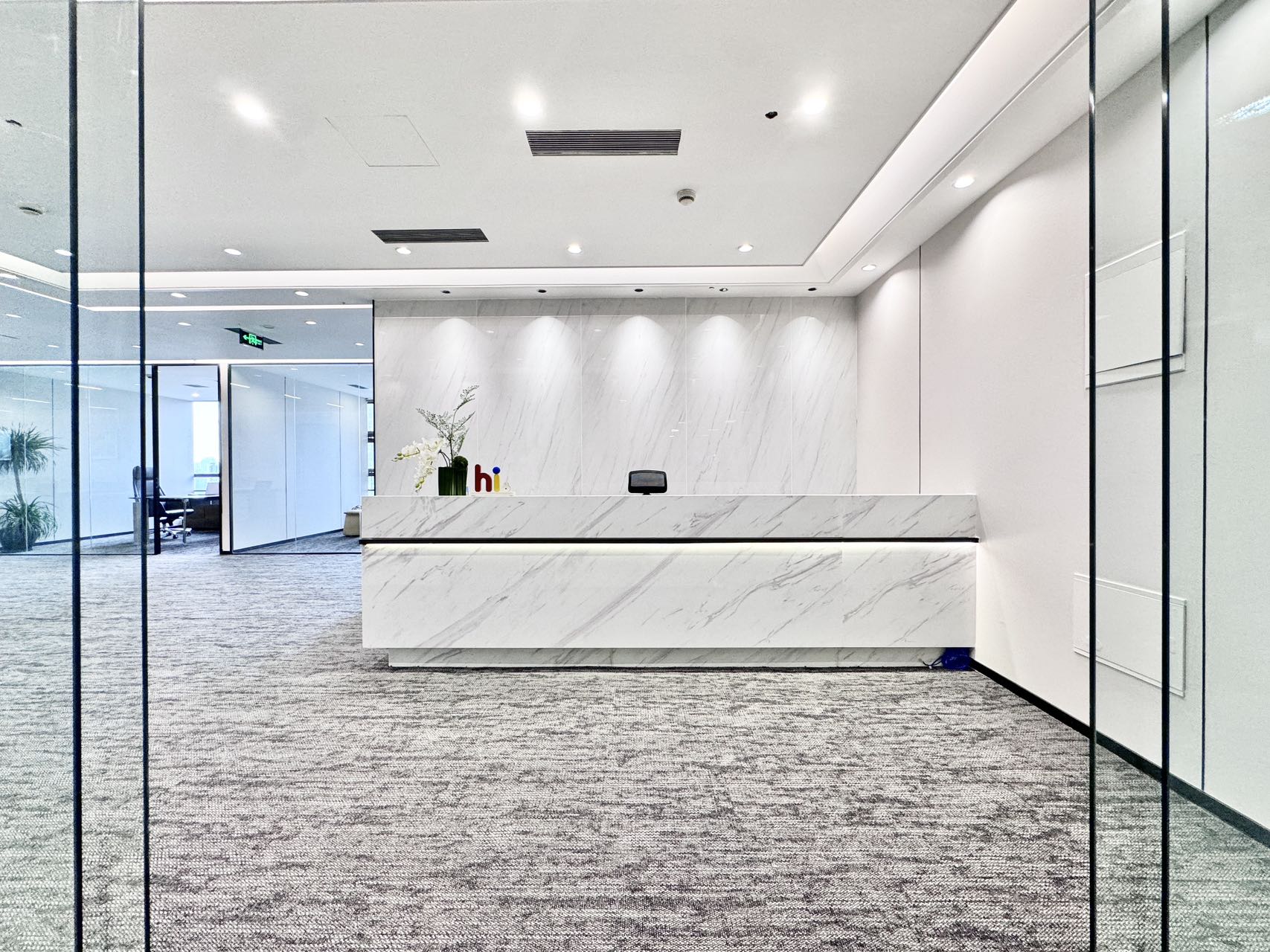 天府二街精装好房 8隔间40工位 双面采光 大气前台 带休息洽谈区 带家具 蜀都中心办公室出租