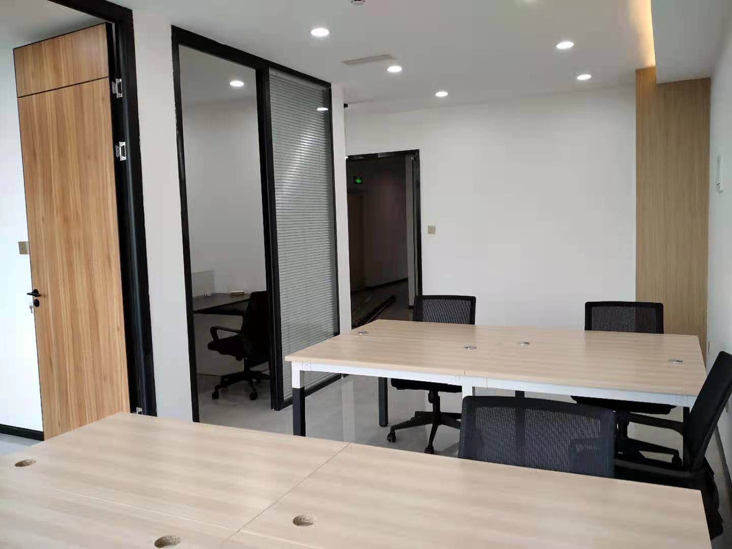 创业首选 成华区龙光世纪中心精装小面积办公室出租