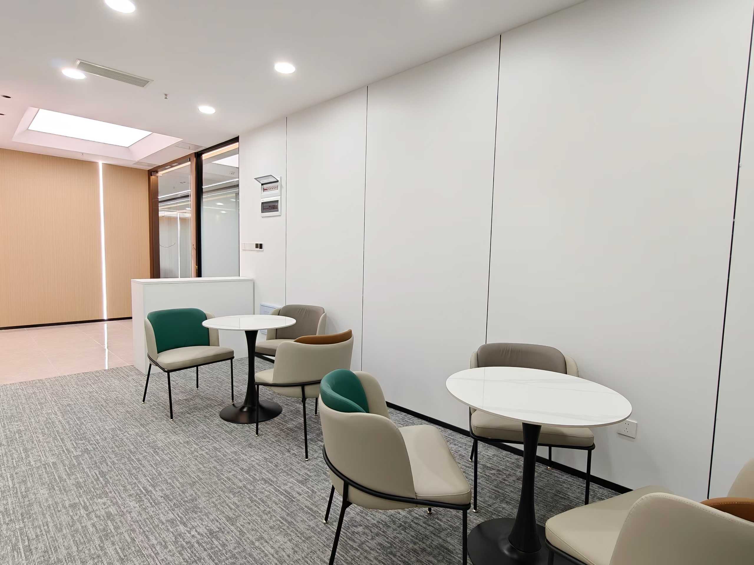 天府二街 整栋运营楼盘 176平方 2隔间18工位带接待区 大小面积均有  拎包入住 雄川金融中心办公室出租