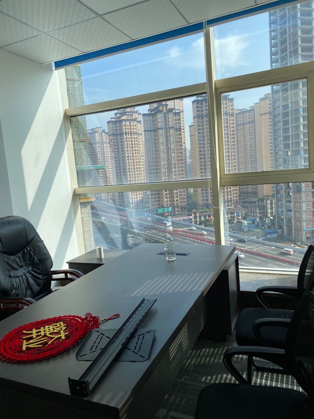 锦江区东大路地铁口国嘉新视界132平精装办公室 带家具 户型方正 交通便利