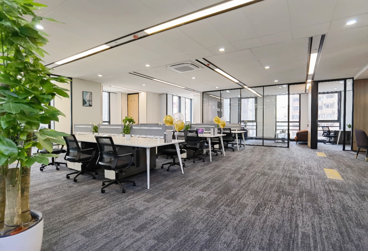 青羊区市中心丰德成达中心396平精装大面积办公室 户型方正 采光非常好 交通便利