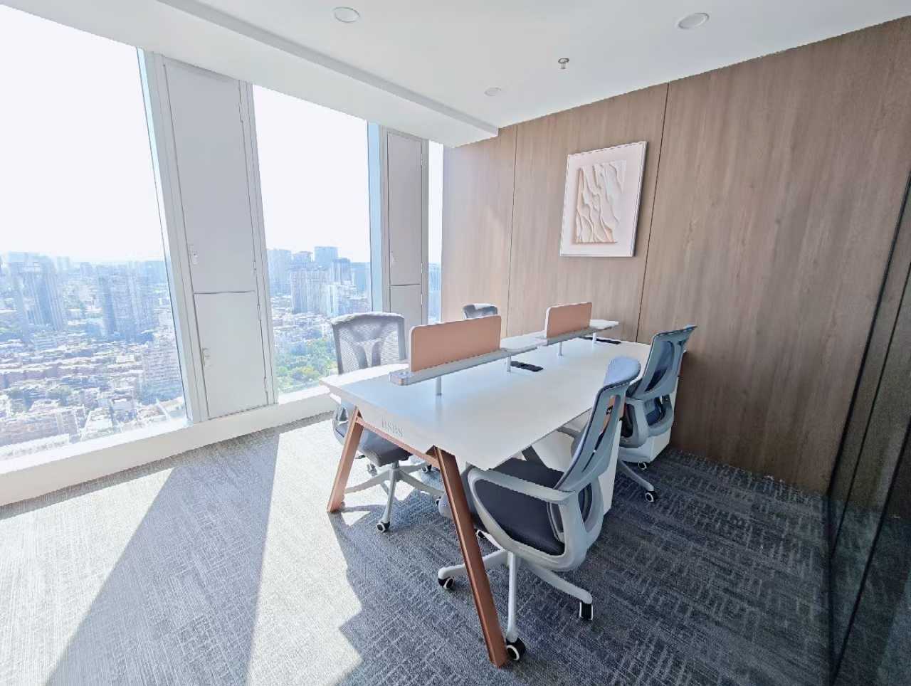 春熙路甲级楼盘 288平方 高区视野 4隔间36工位 精装带家具 西南朝向 整层打造 银石广场办公室出租