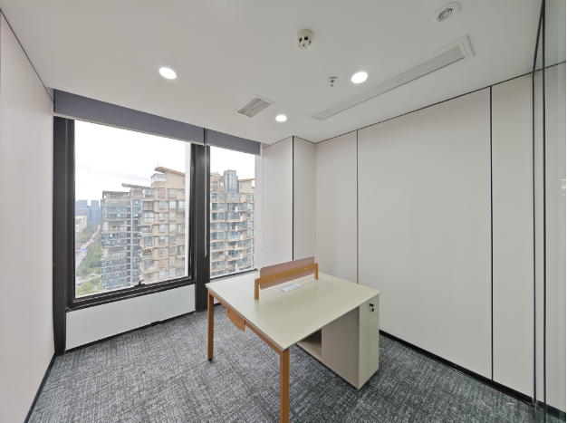 火车南站甲级写字楼 电梯口三面采光 439平 6隔间37工位 大老板间视野巴适 安格斯国际办公室出租