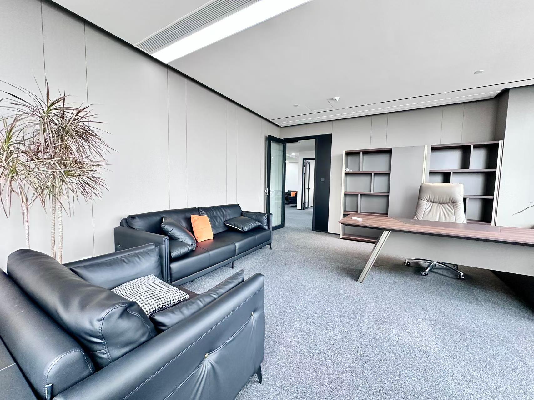 金融城地铁口超甲 看双塔 业主直租 396平方 5隔间24工位+洽谈区 电梯口带家具 华商金融中心办公室出租