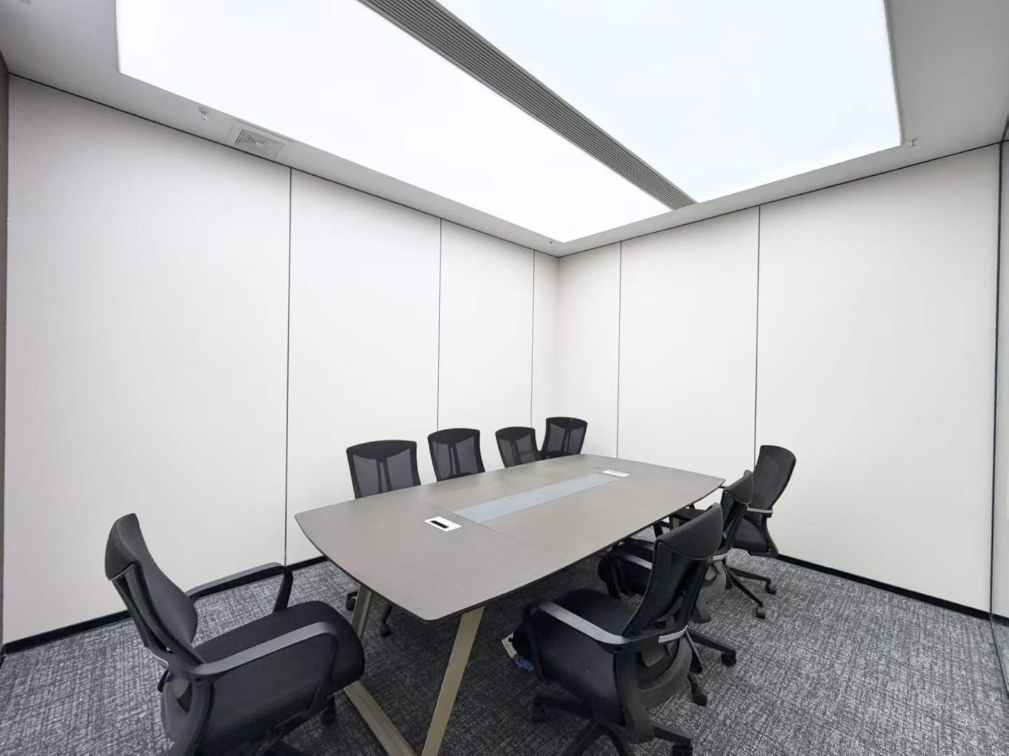 金融城甲写近地铁 214平方 4隔间20工位 3隔间靠窗 带前台 大玻璃窗 精装带家具 中航国际广场办公室出租