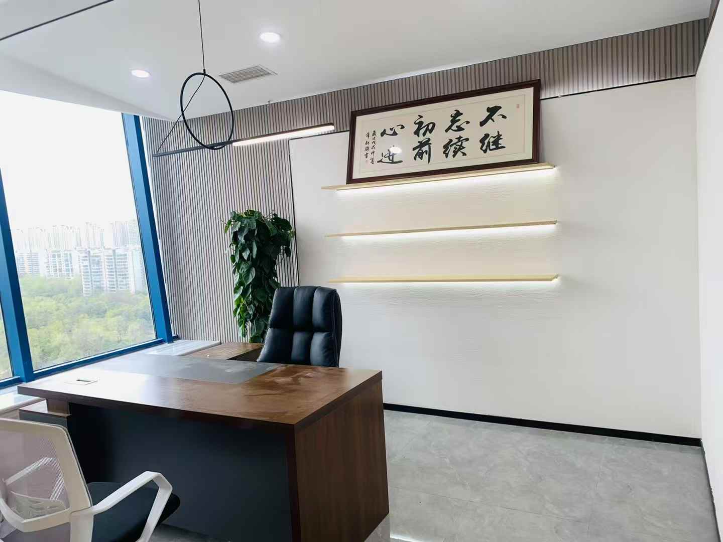 环球中心西区朝外户型  5隔间18工位 精装带家具 大气前台 环球中心办公室出租