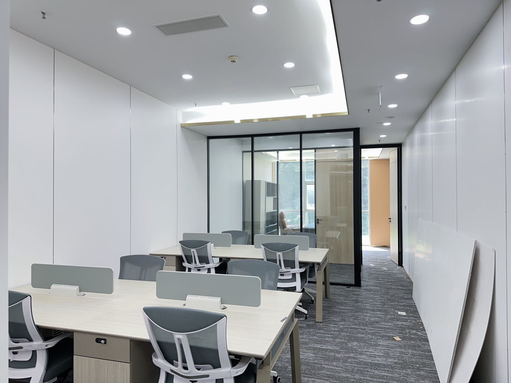 5号线骑龙几百米 创业小户型 按套出租 2隔间8工位 24小时空调 拎包入住 美行中心办公室出租