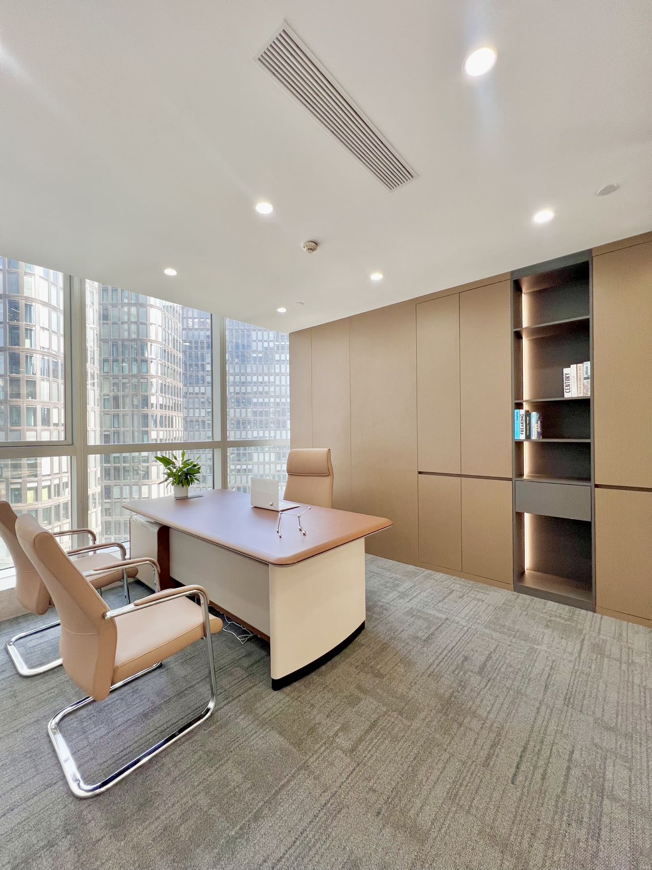 天府三街甲级品质楼盘 395.61平方 6隔间39工位 大落地创 采光视野好 希顿国际办公室出租