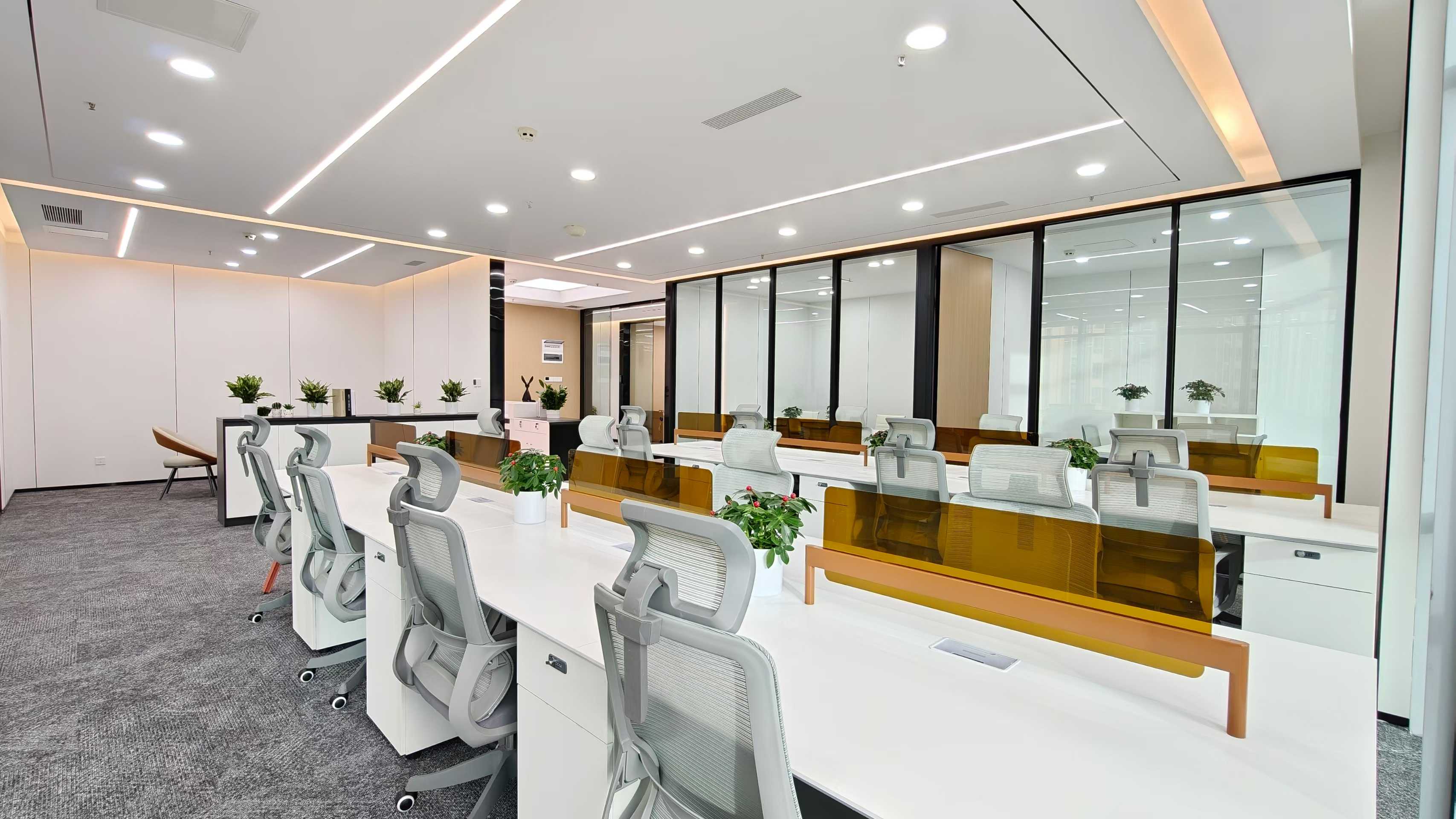 天府二街新开楼盘 264平 4隔间22工位 全新装修 24小时空调 物业费便宜 精装带家具 雄川金融中心2栋办公室出租