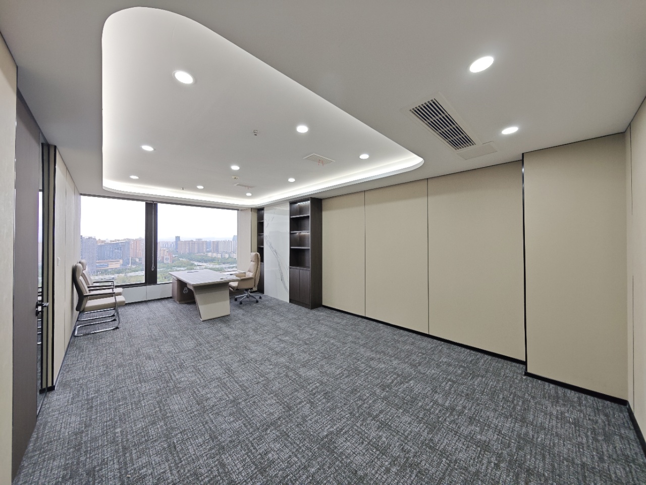 火车南站附近 电梯口精装拎包入住户型 396平 6隔间37工位 大老板间 安格斯国际办公室出租