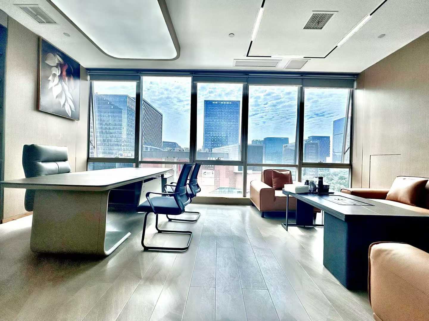 高新地铁双地铁口 产权236平方 6隔间30工位 利用率巨高 大落地窗 采光视野巴适 晶科一号办公室出租