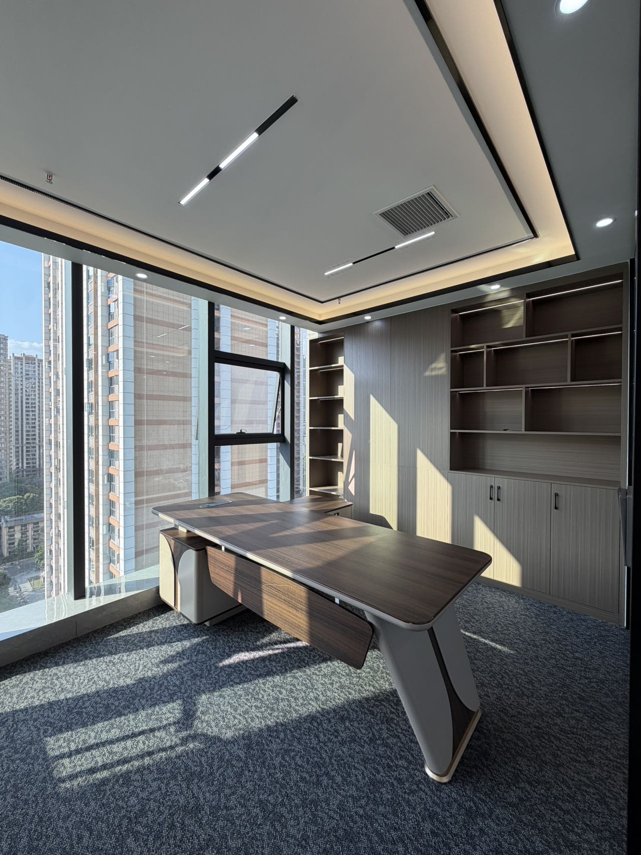 （成华区）建设北路地铁几百米 优质小面积 2隔间6-9工位 精装带家具 含物业费 钻石广场办公室出租