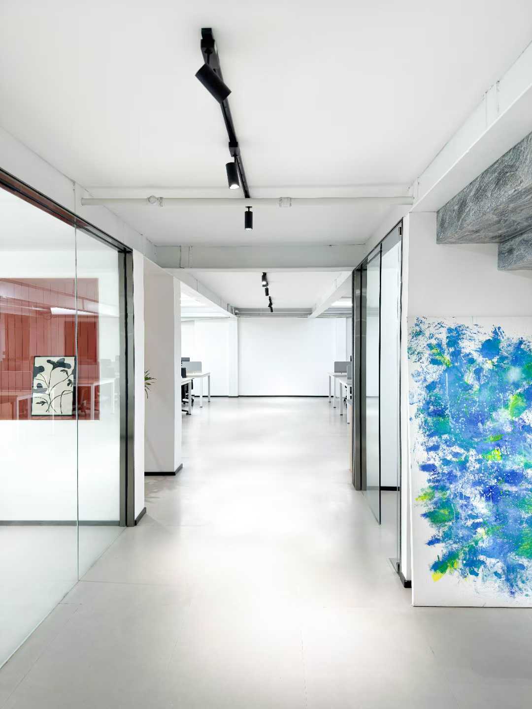 天府三街高品质跃层户型 使用面积520平 8隔间50工位 正对电梯口 带家具 视野巴适 福年广场办公室出租