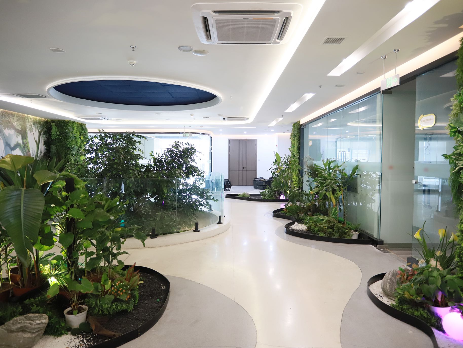 环球中心地铁口区位 建筑面积1949平大面积 17隔间工位150-200+ 层高高 24小时空调 高区视野巴适  环球中心办公室出租