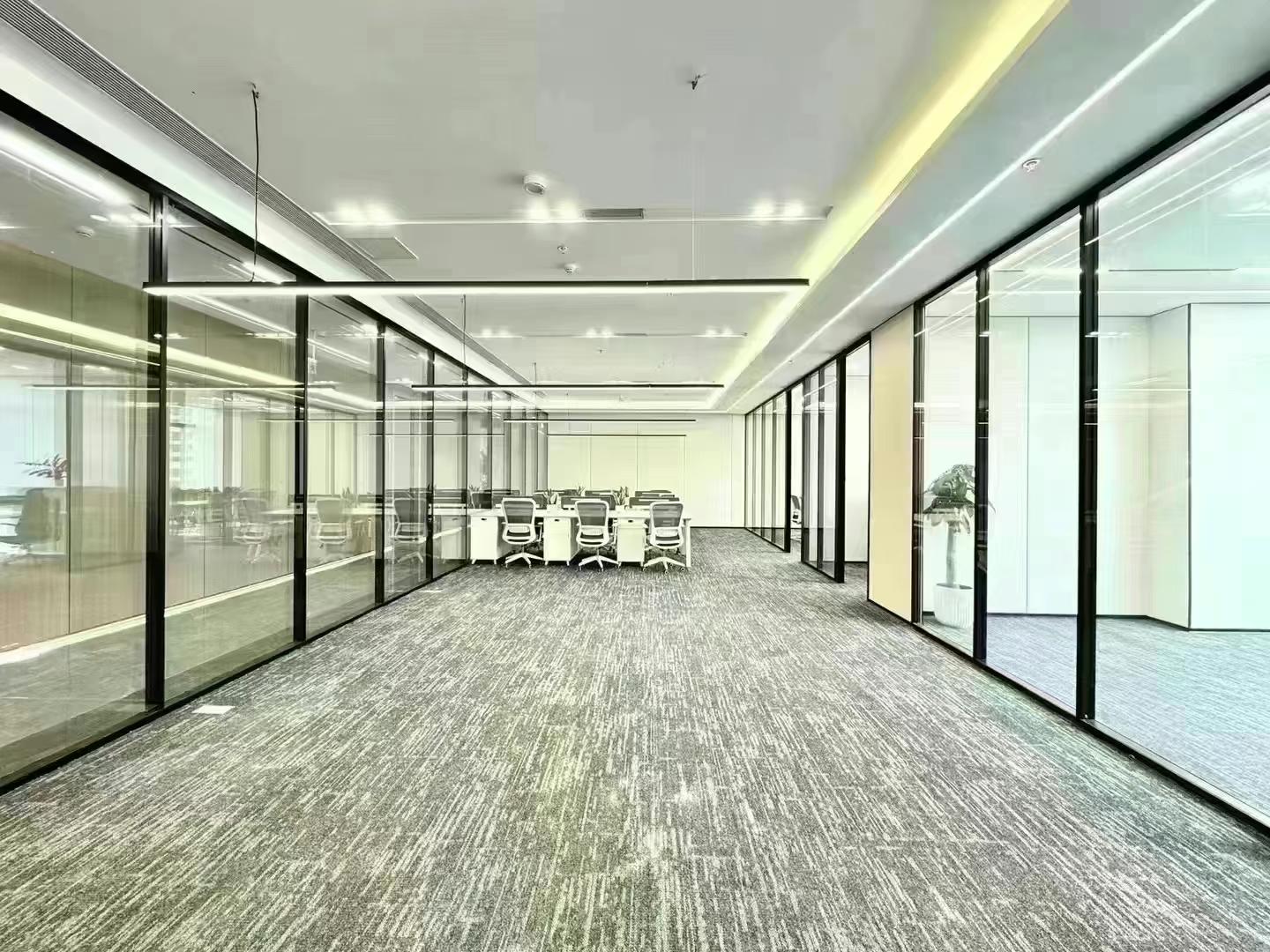 东2.5环甲级写字楼 278平方 4隔间24工位 24小时空调 地铁口 特价出租 户型方正 龙腾广场办公室出租