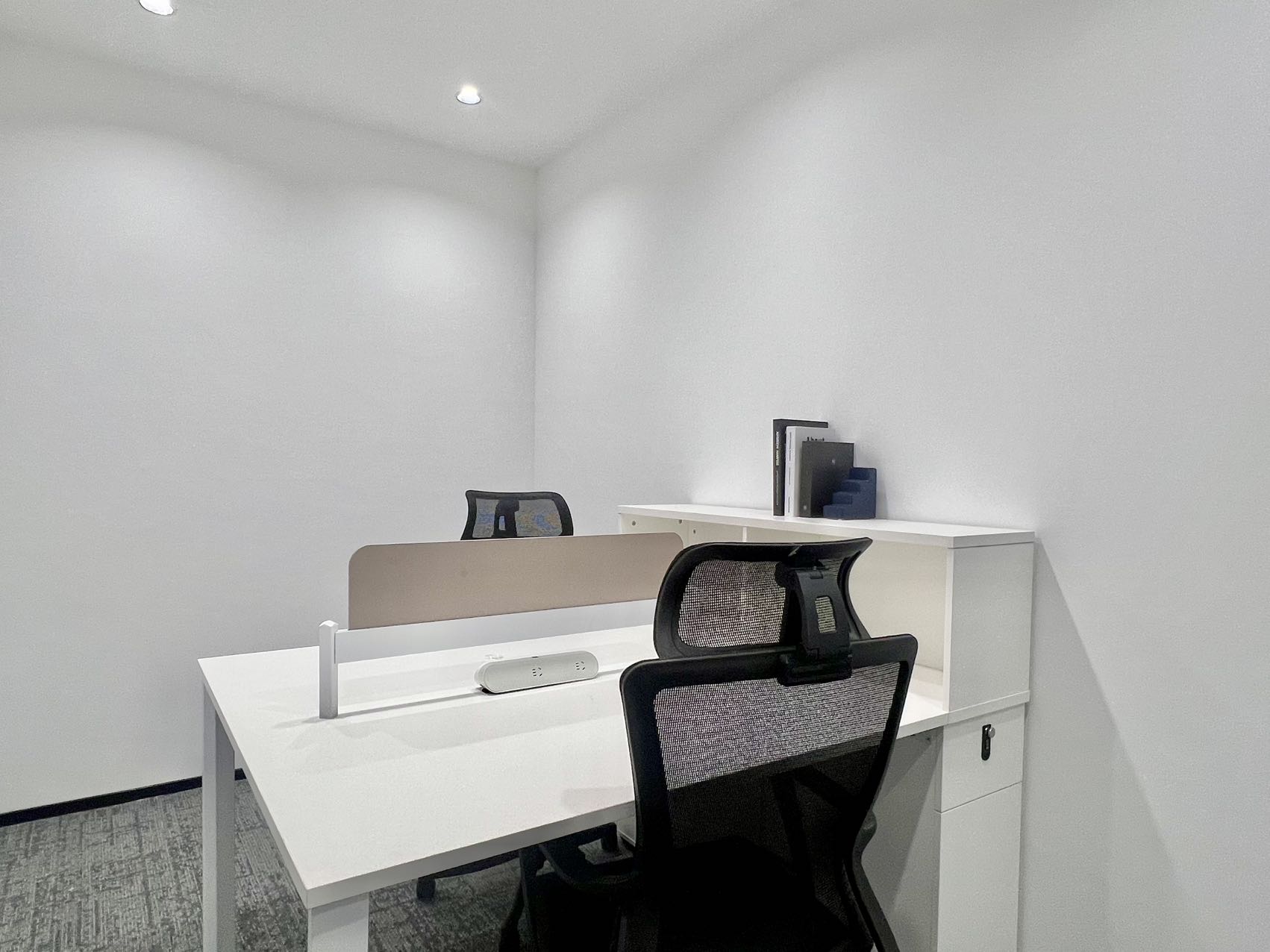 锦江区攀成钢区域 按套出租 3隔间15工位 可24小时空调 带共享配套  报价含税含物业费 摩根中心办公室出租