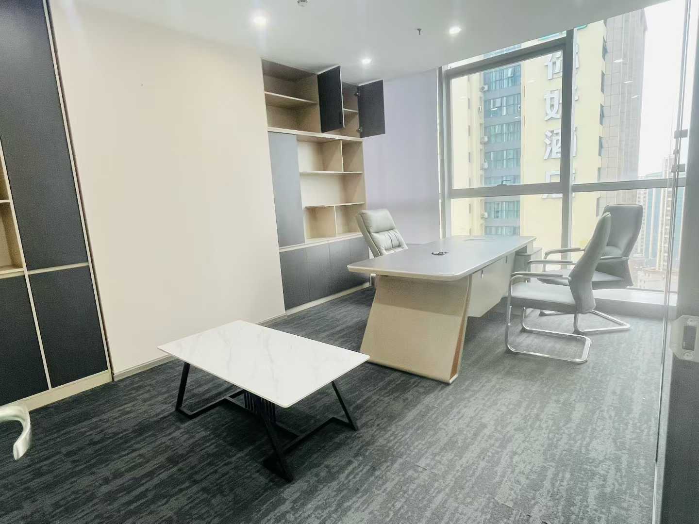 成华区理工大地铁口 中区精致小户型 3隔间12-16工位 特价出租 24小时空调 招商城市主场办公室出租