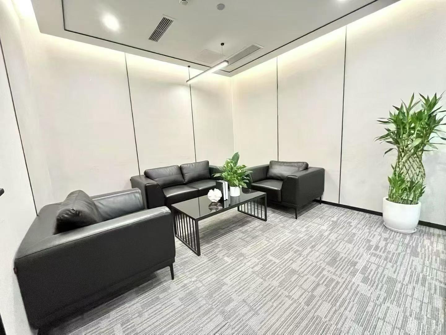 5号线大源版块 服务面积239平 3隔间20工位 价格含家具 甲写优质房源 复城国际办公室出租