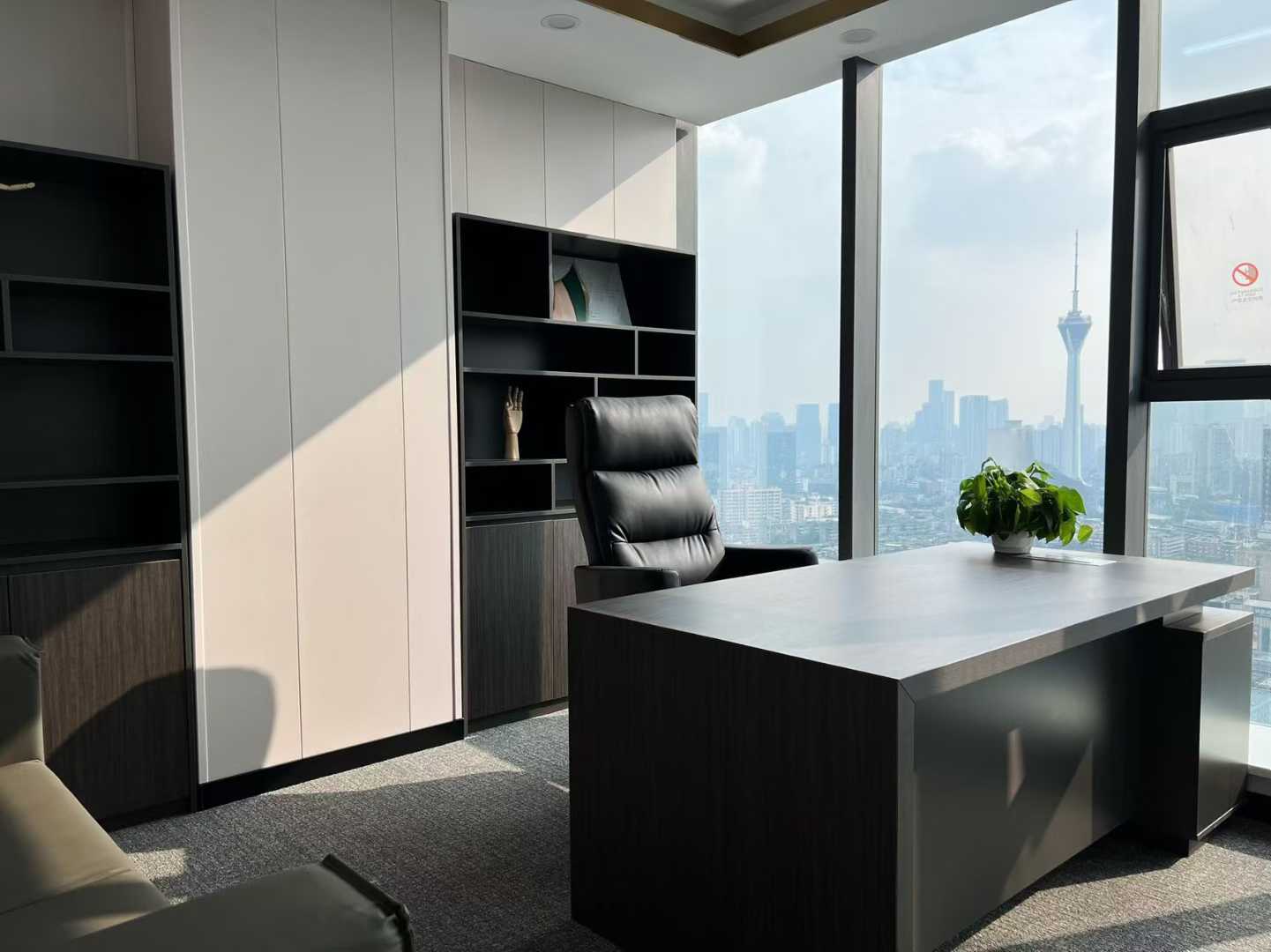 成华区建设北路精选小户型 137平 3隔间15工位 高区视野巴适 拎包入住带前台 钻石广场办公室出租