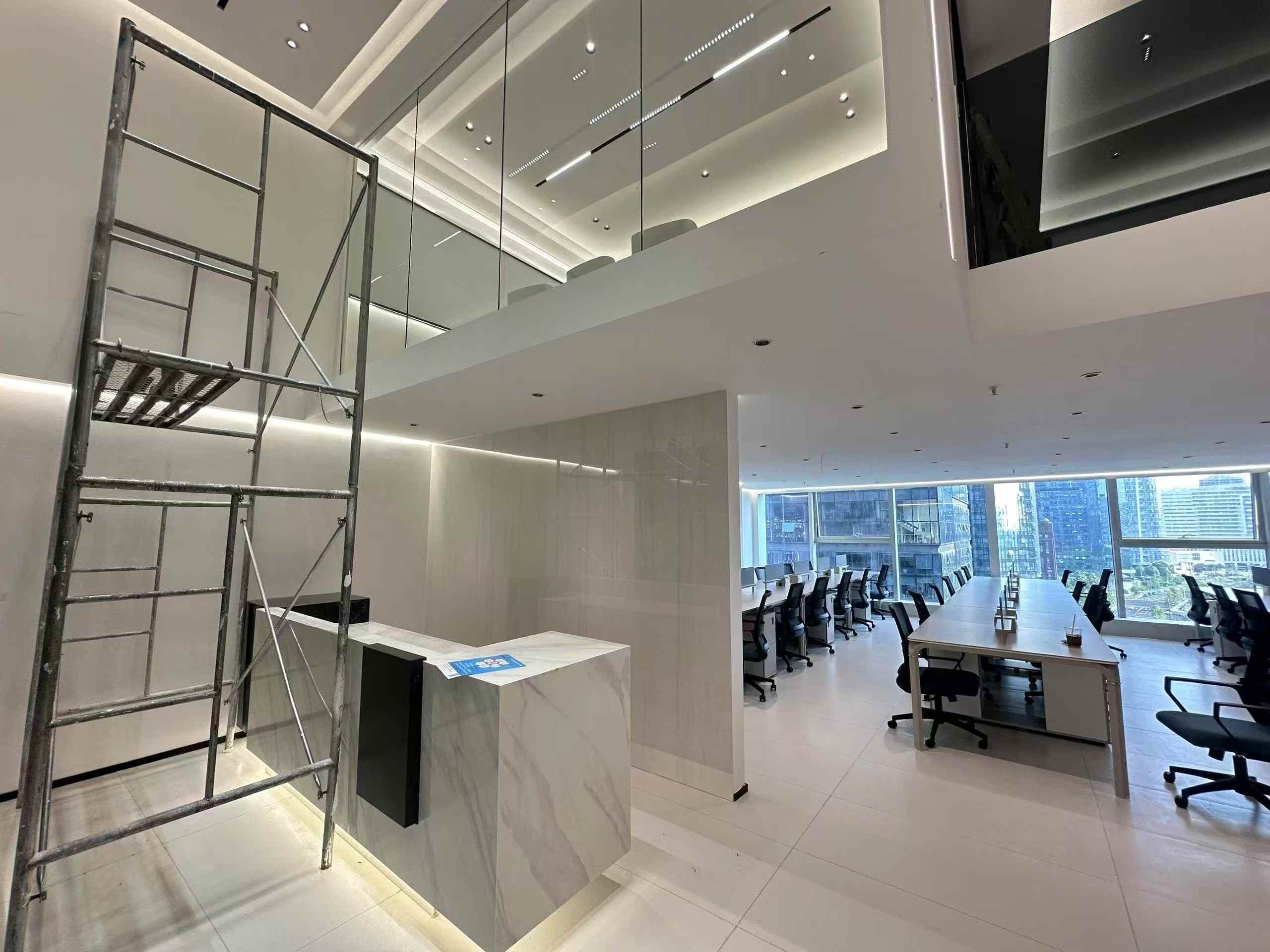 天府三街跃层性价比户型 单层140平实得280平 5隔间30工位+接待区 24小时空调 福年广场办公室出租