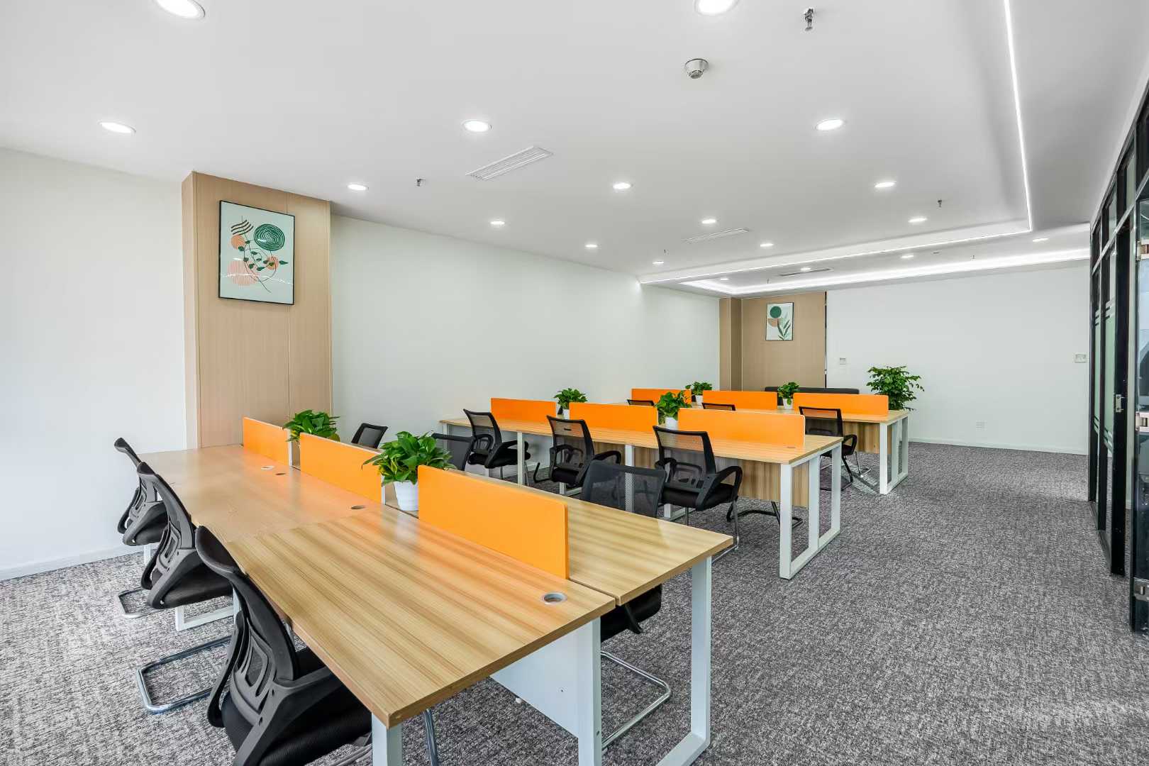 武侯区3号线太平园地铁口 三线交汇 125平 2隔间24工位 户型方正 拎包入住 下一站都市办公室出租