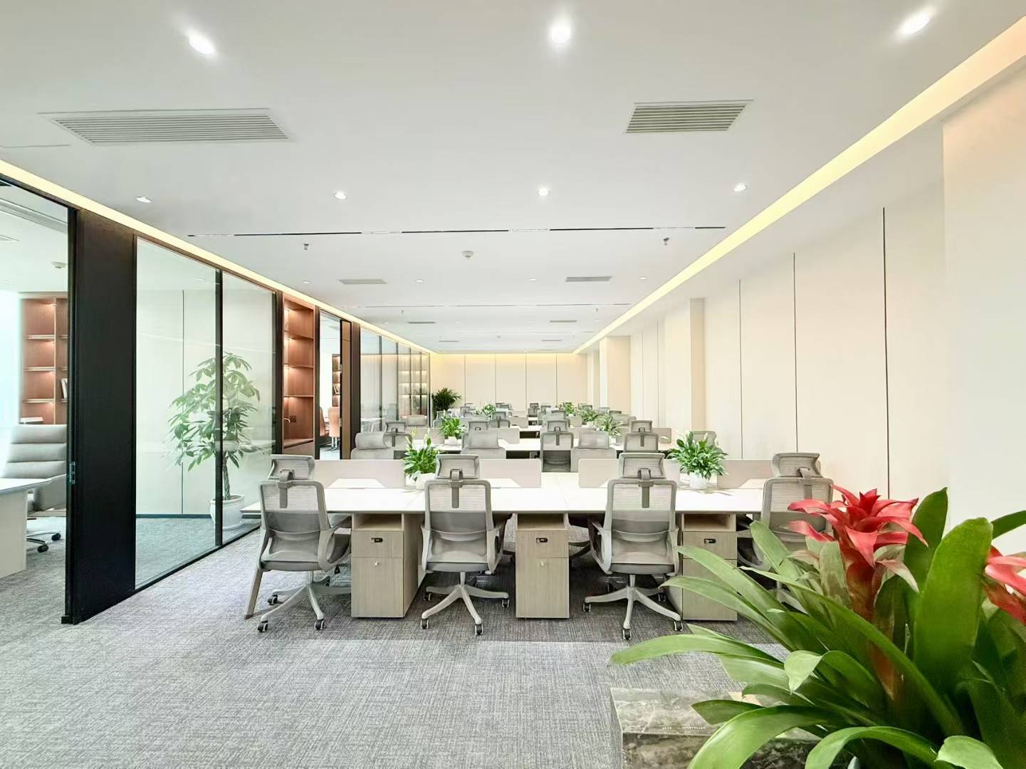 金牛区人民北路甲写 24小时空调301平方 4隔间36工位 近地铁 带共享配套设施 北成8号办公室出租