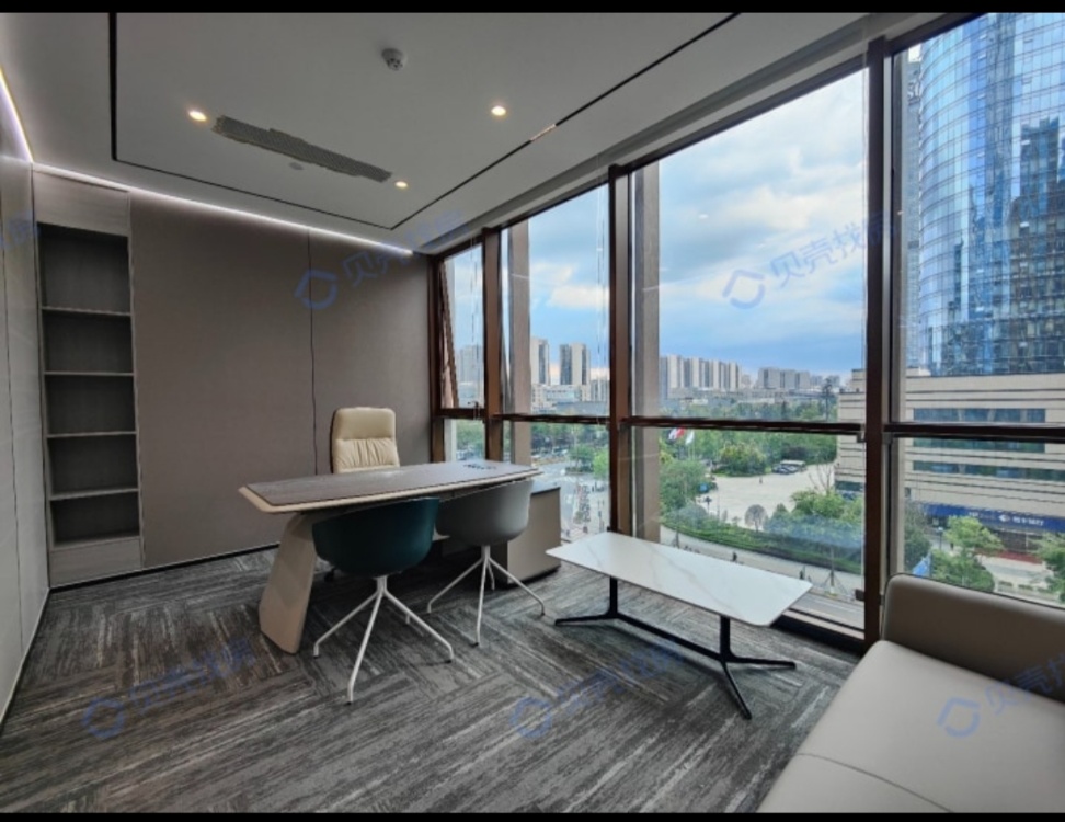 高新区世纪城地铁口小面积户型 3隔间12工位 那套出租 报价含物业费 近电梯 朝南  东方希望天祥办公室出租