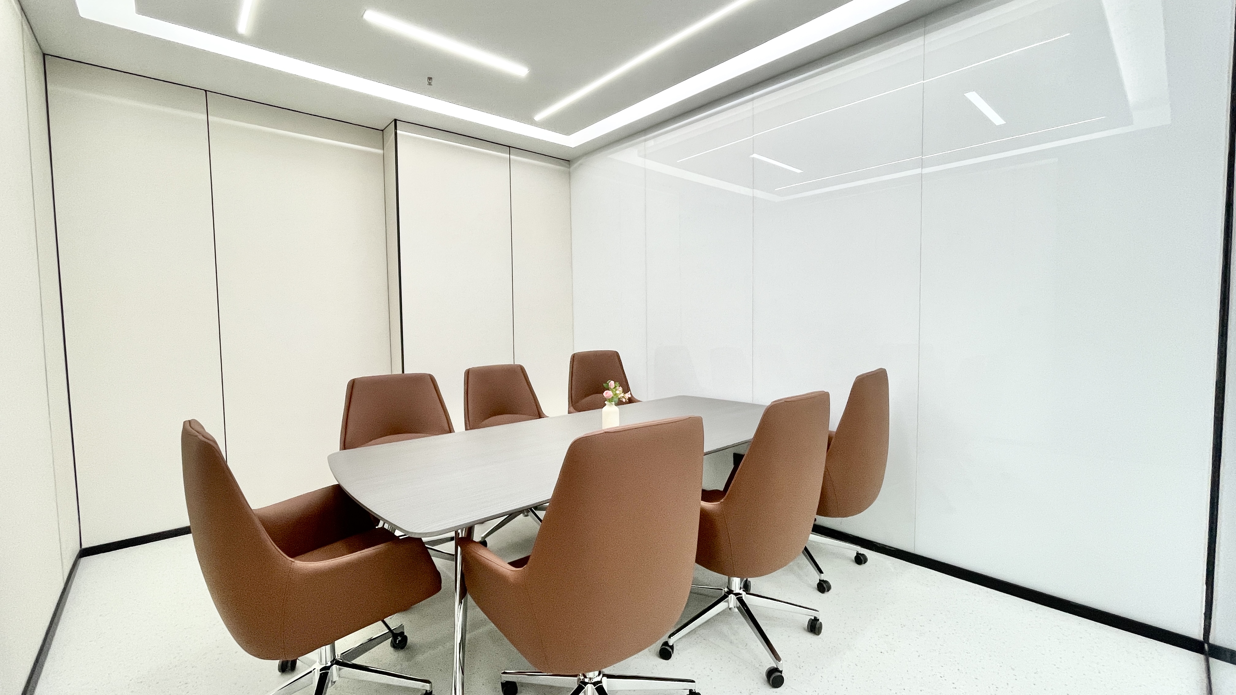 金融城版块5号线市一医院三四百米 246.4平方 4隔间19工位 整层打造带休息区 天府新谷办公室出租