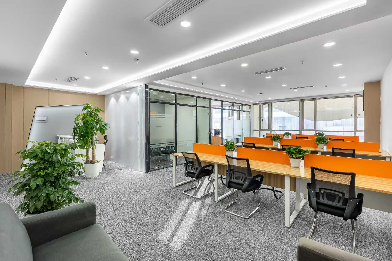 武侯区3号线太平园地铁口 三线交汇 125平 2隔间24工位 户型方正 拎包入住 下一站都市办公室出租