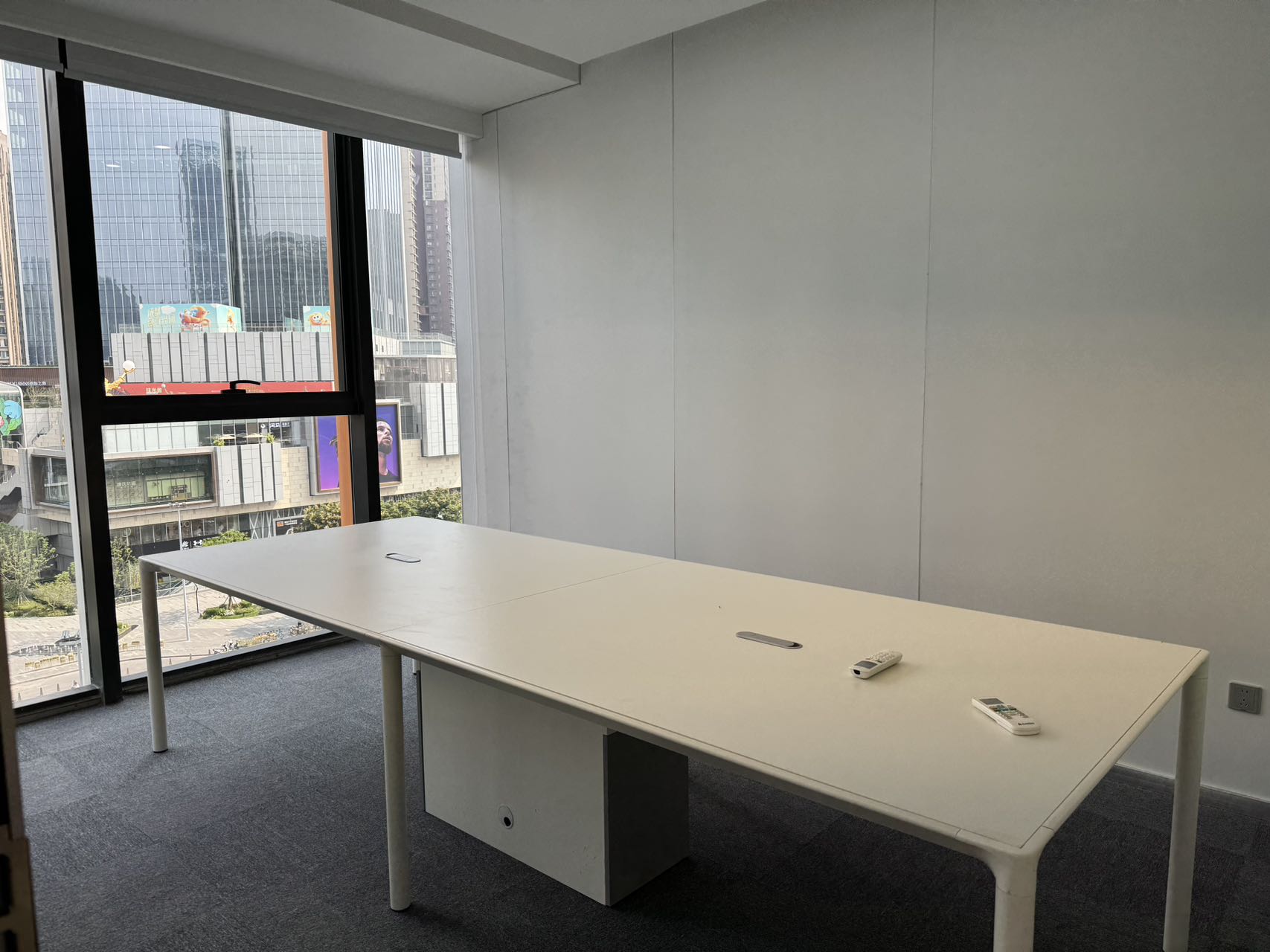 东大路无加时费楼盘 140平 3隔间12工位 报价13800元含物业费 双面采光 环球蔚然中心办公室出租