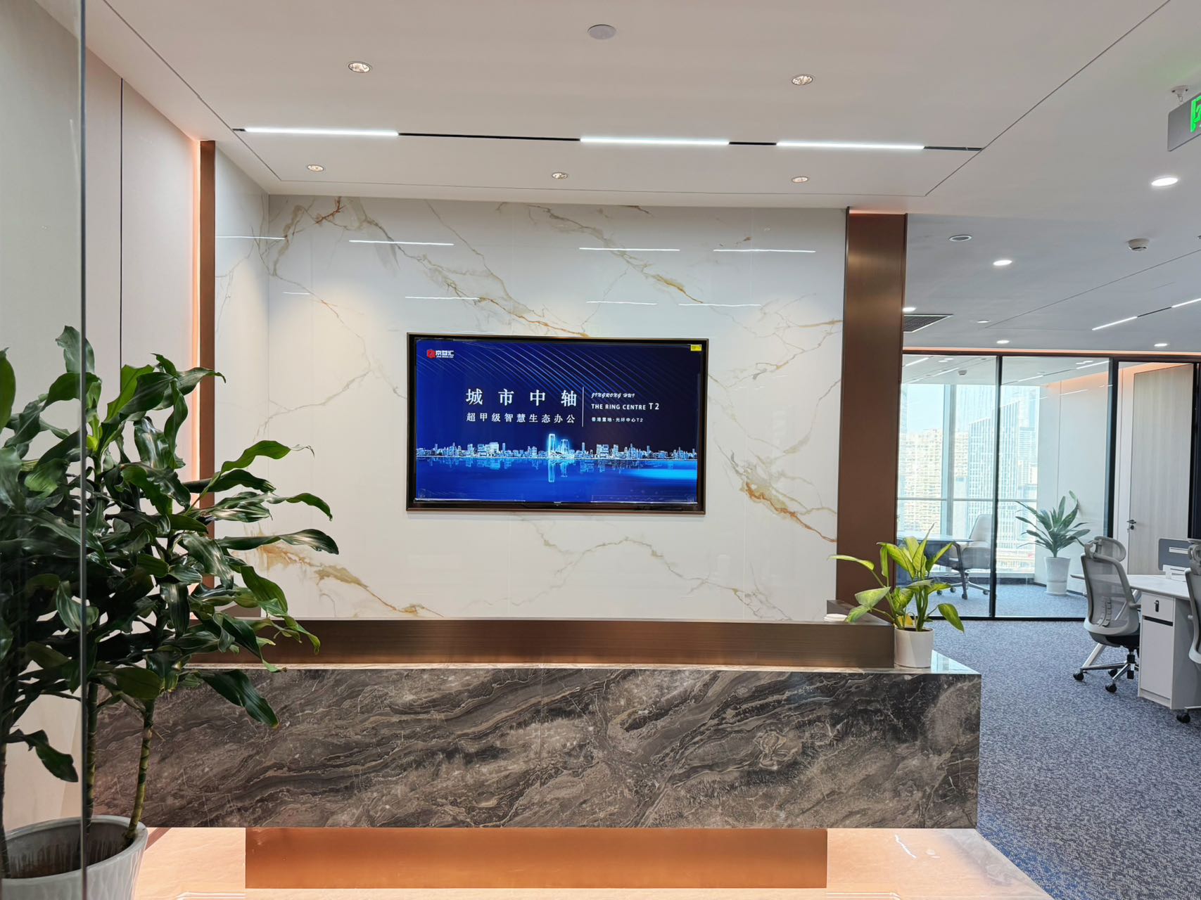 攀成钢东大路地铁口 超级品质楼盘 服务面积400平 7隔间36工位 双面采光 光环中心办公室出租