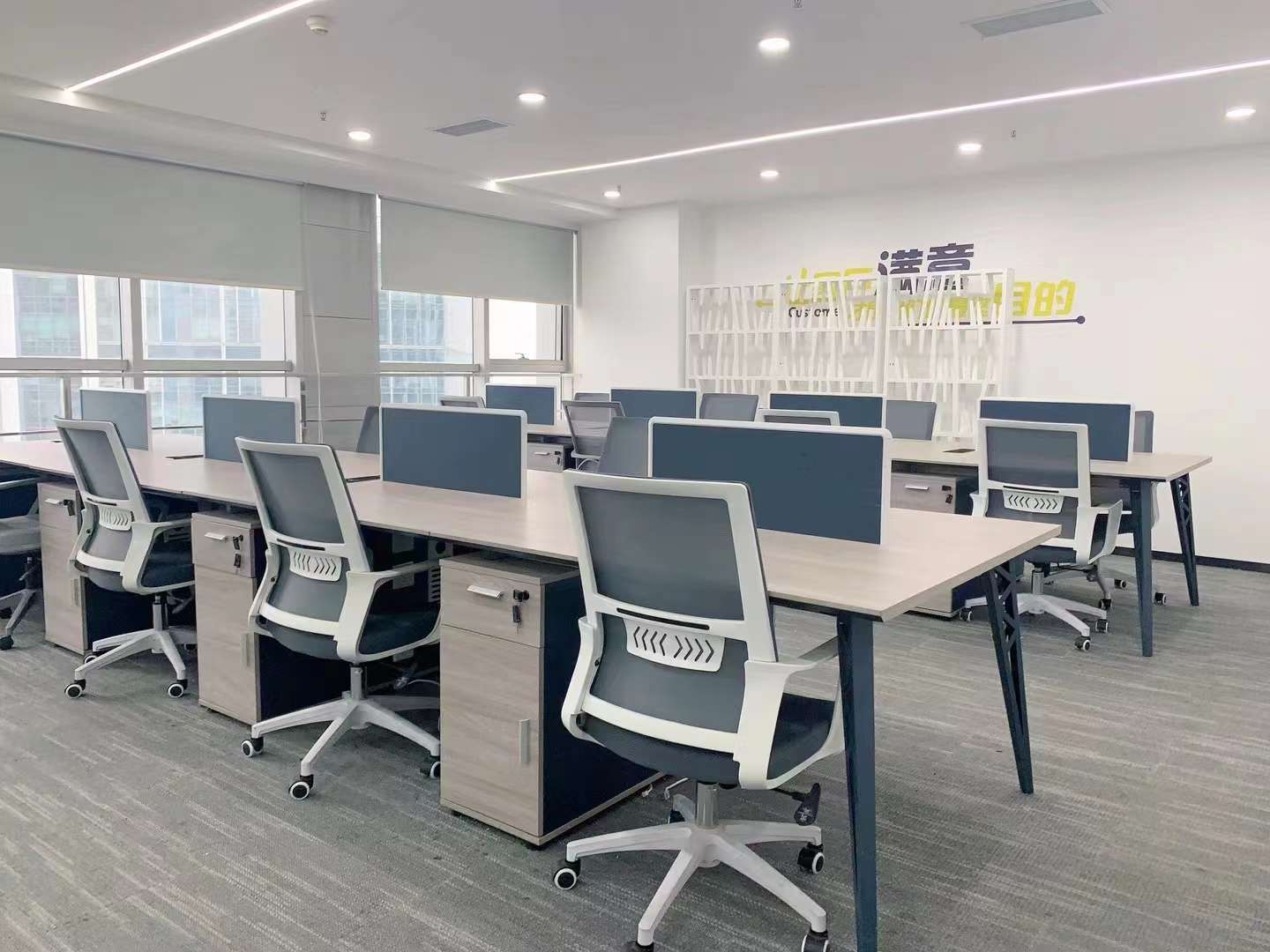 春熙路甲級寫字樓 209平 4隔間16工位 戶型方正 利用率高  精裝帶家具 時代廣場