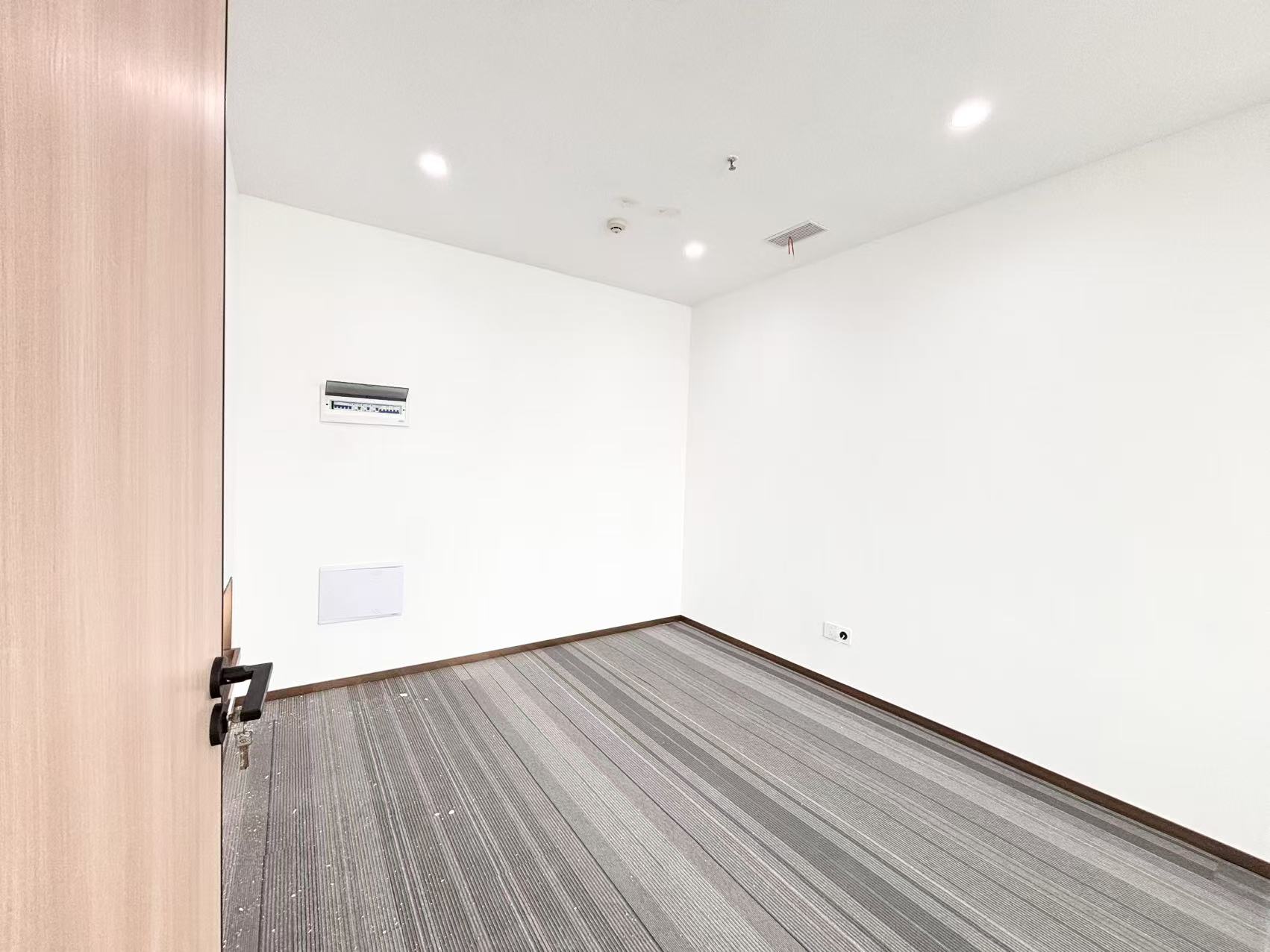 中和版块地铁口小户型 整栋运营 3隔间12工位 147平 无加时费 双面采光 坐北朝南 视野巴适 香榭国际办公室出租