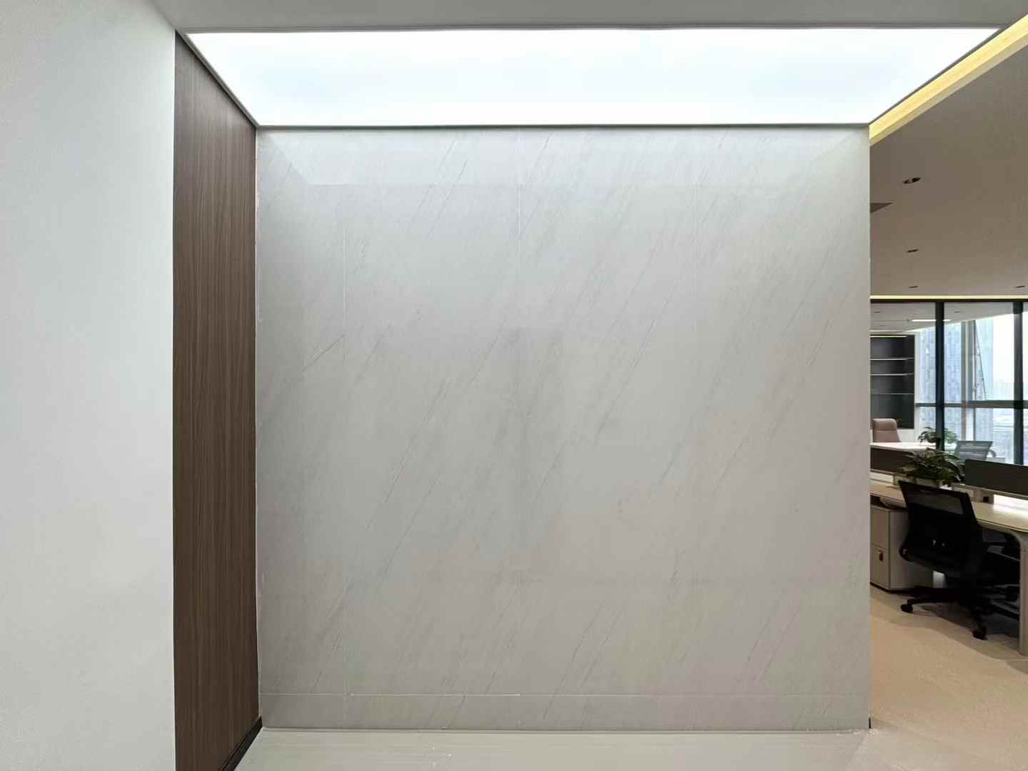 金融城地铁小户型出租 高利用率 135平方4隔间16工位 24小时空调 特价含物业 布鲁明顿办公室出租