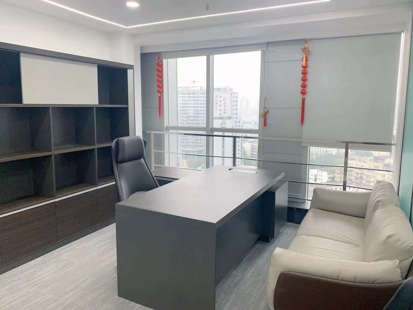 春熙路甲级写字楼 209平 4隔间16工位 户型方正 利用率高  精装带家具 时代广场
