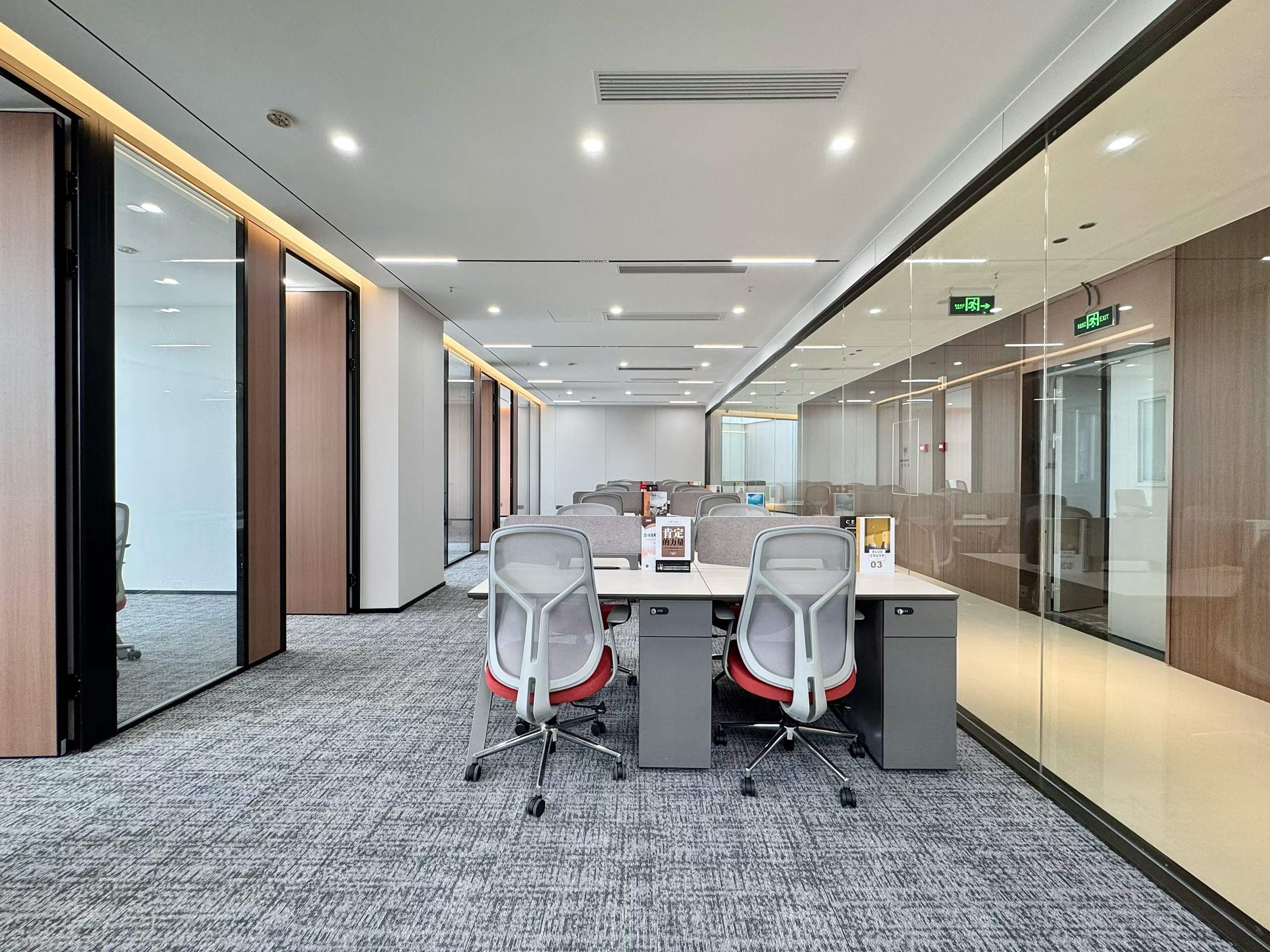 北一环花牌坊地铁口 249平 5隔间24工位 大老板间 方正利用率高  电梯口 带家具 新金泰大厦办公室出租