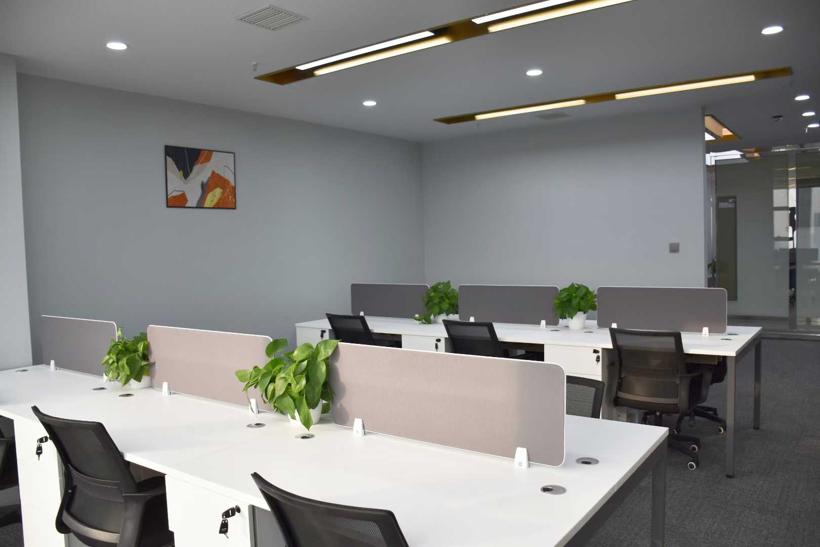 成华区建设北路精选小户型 137平 3隔间15工位 高区视野巴适 拎包入住带前台 钻石广场办公室出租