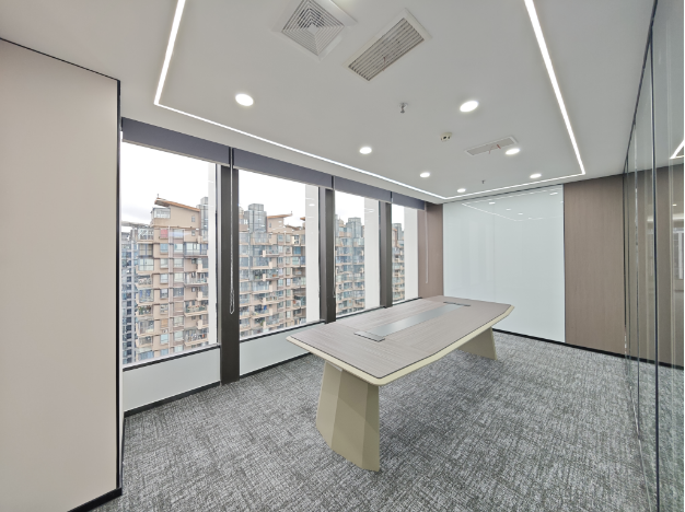 火车南站甲级写字楼 电梯口三面采光 439平 6隔间37工位 大老板间视野巴适 安格斯国际办公室出租