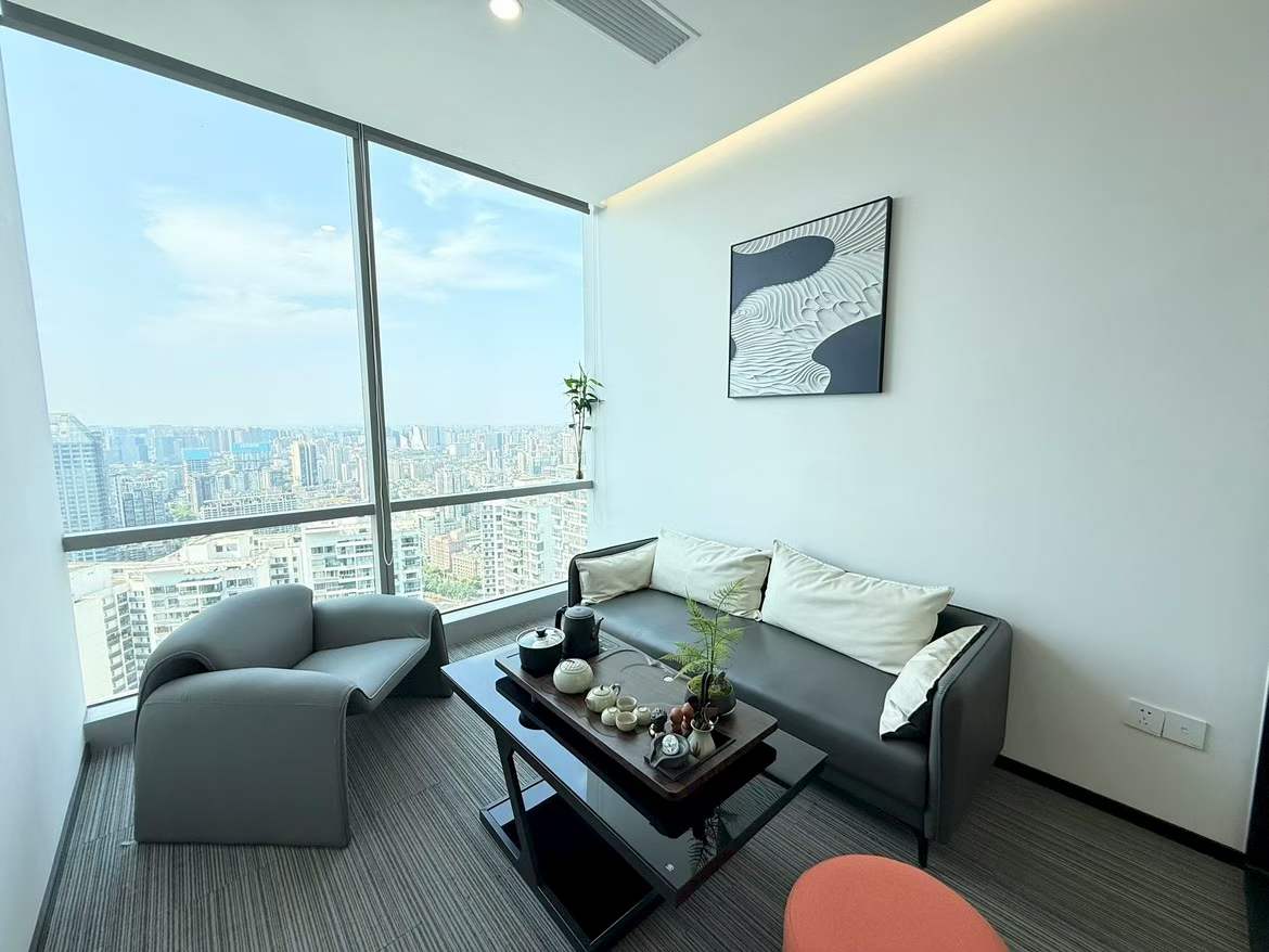 市中心东门大桥地铁口 紧邻春熙路 精品小面积3 隔间12工位 精装带家具 高区看河 时代8号办公室出租