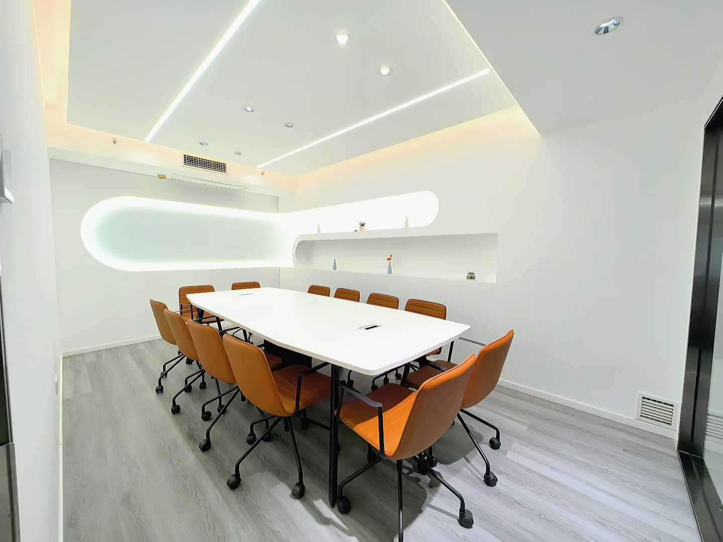 天府三街跃层无加时费楼盘 纯写字楼 建筑140平 使用280平 5隔间30工位 带卫生间 福年广场办公室出租