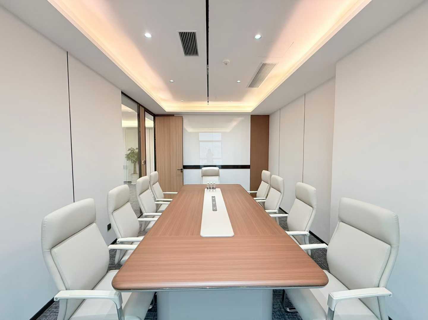 一环内甲写 人民北路地铁三四百米 324平 4隔间30工位 双面采光 24小时空调 3米层高 精装带家具交付 北成8号办公室出租