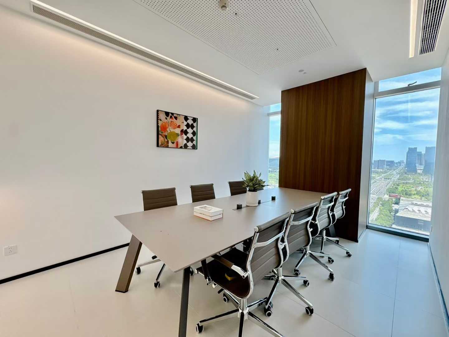 高新区世纪城地铁口 461平方 6隔间29工位 动静分区 中区视野巴适 超甲地标楼盘 棕榈泉办公室出租