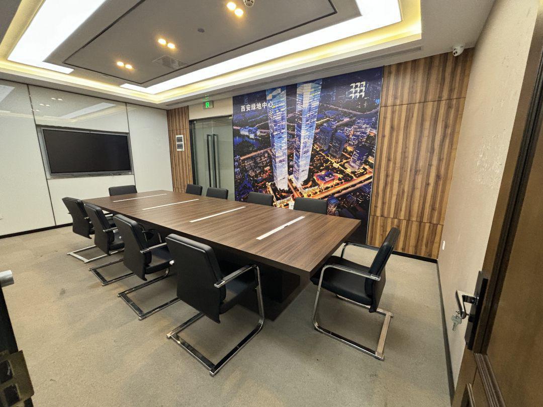 天府二街超甲电梯口户型 大门头昭示性强 335平方 7隔间6工位 60元单价 领地环球金融中心