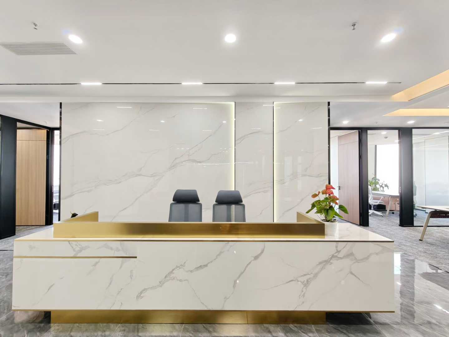 金牛区甲级高区 452平方 7隔间40工位 电梯口 高区视野巴适 适合央国企办事处  精装带家具 层高高 近地铁 北成8号办公室出租