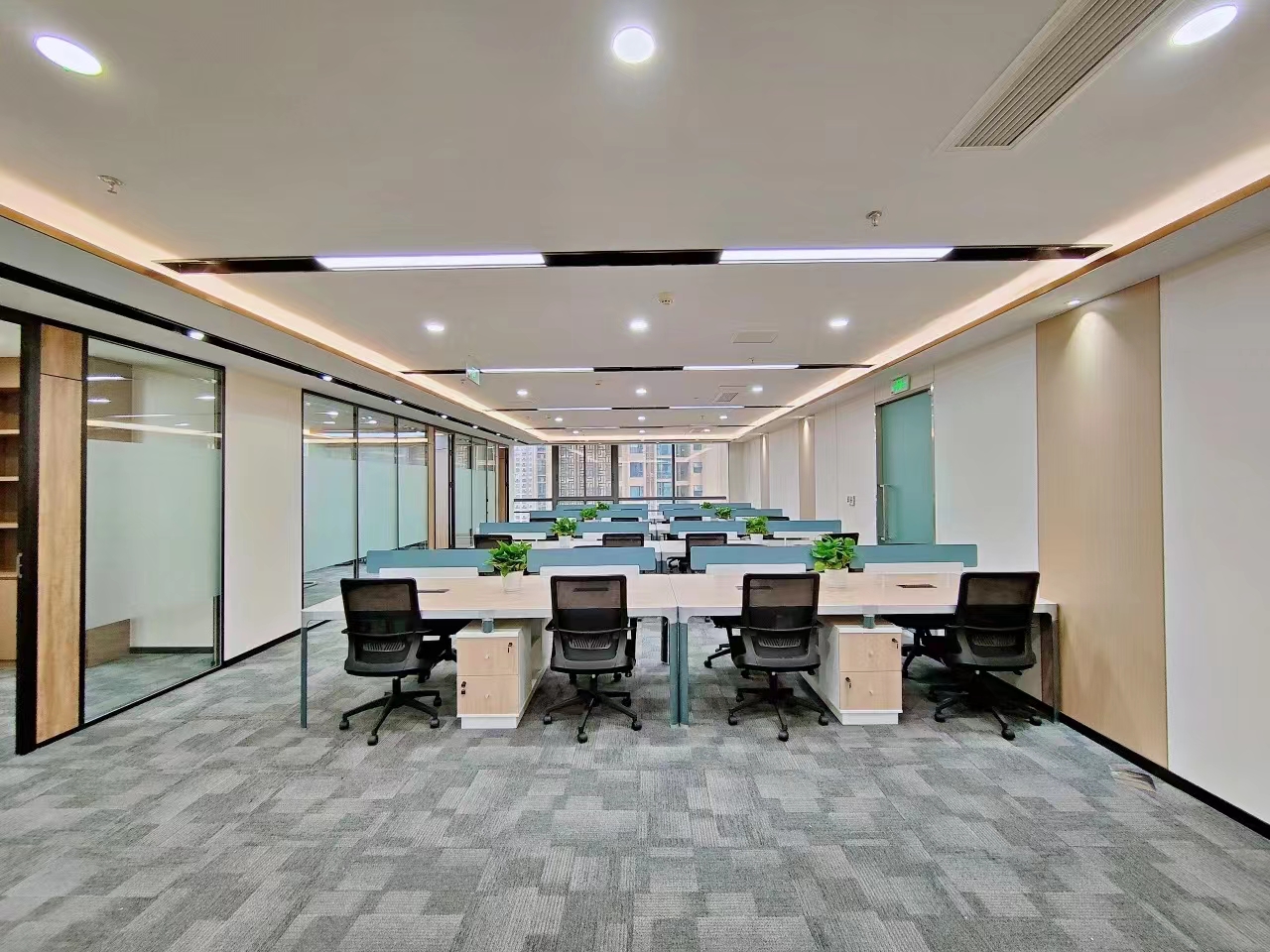 创业首选 高新区世纪城蜀都中心6隔间40工位办公室出租 带家具