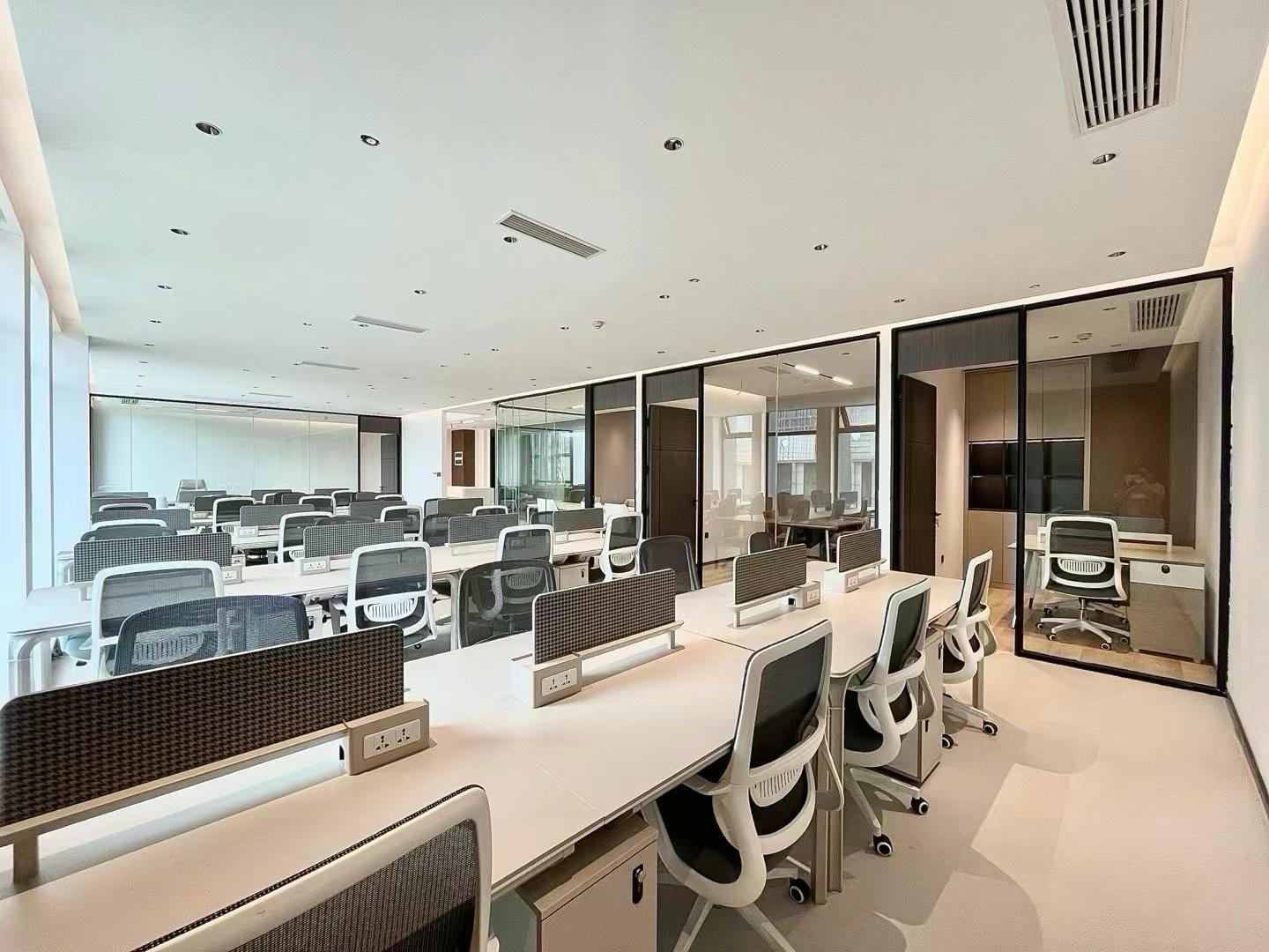 高新区天府三街精装电梯口户型 5隔间30工位带休息区 报价含物业费 新装修高品质 新希望国际C座办公室出租